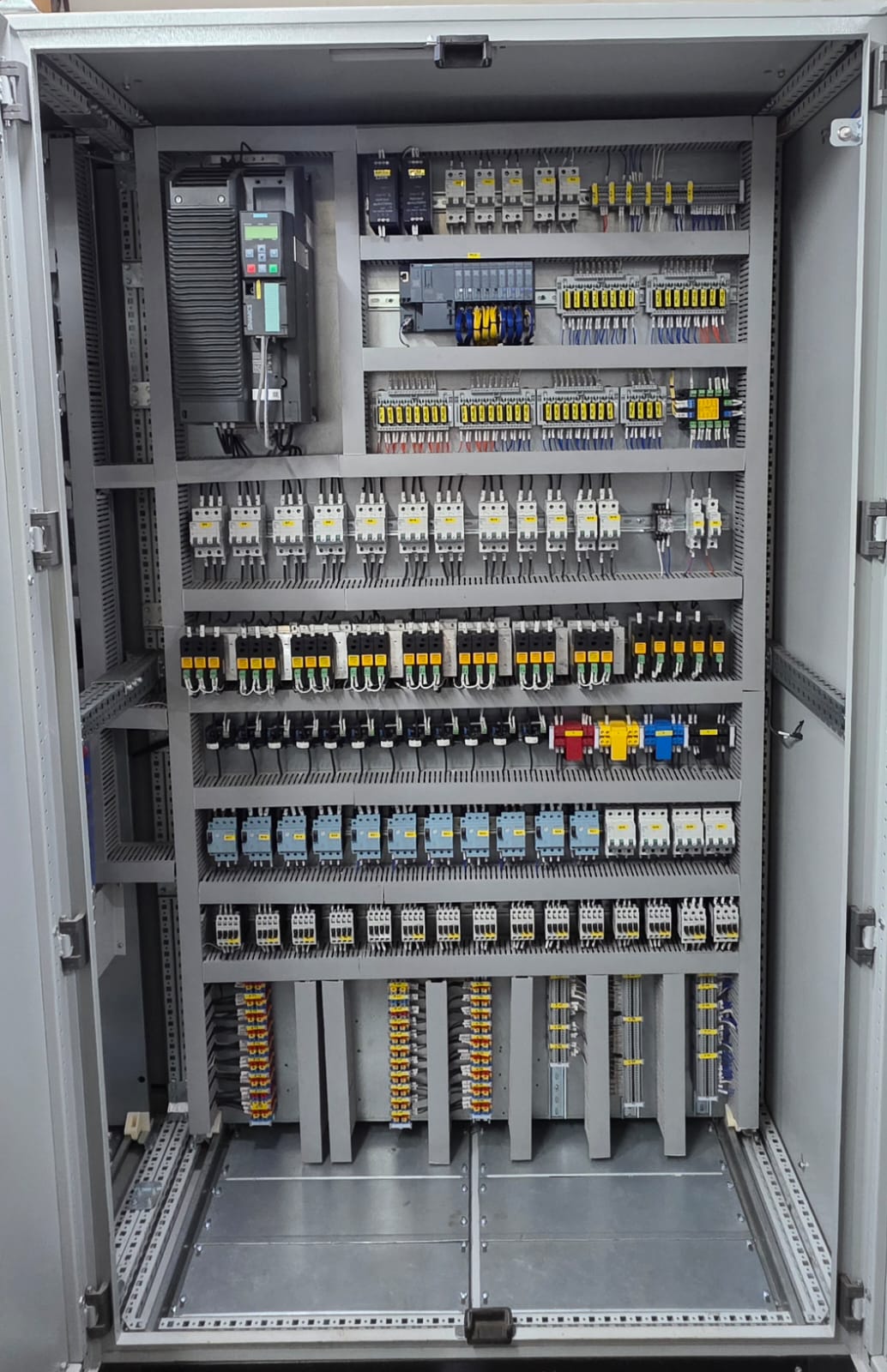 Distribution Panel